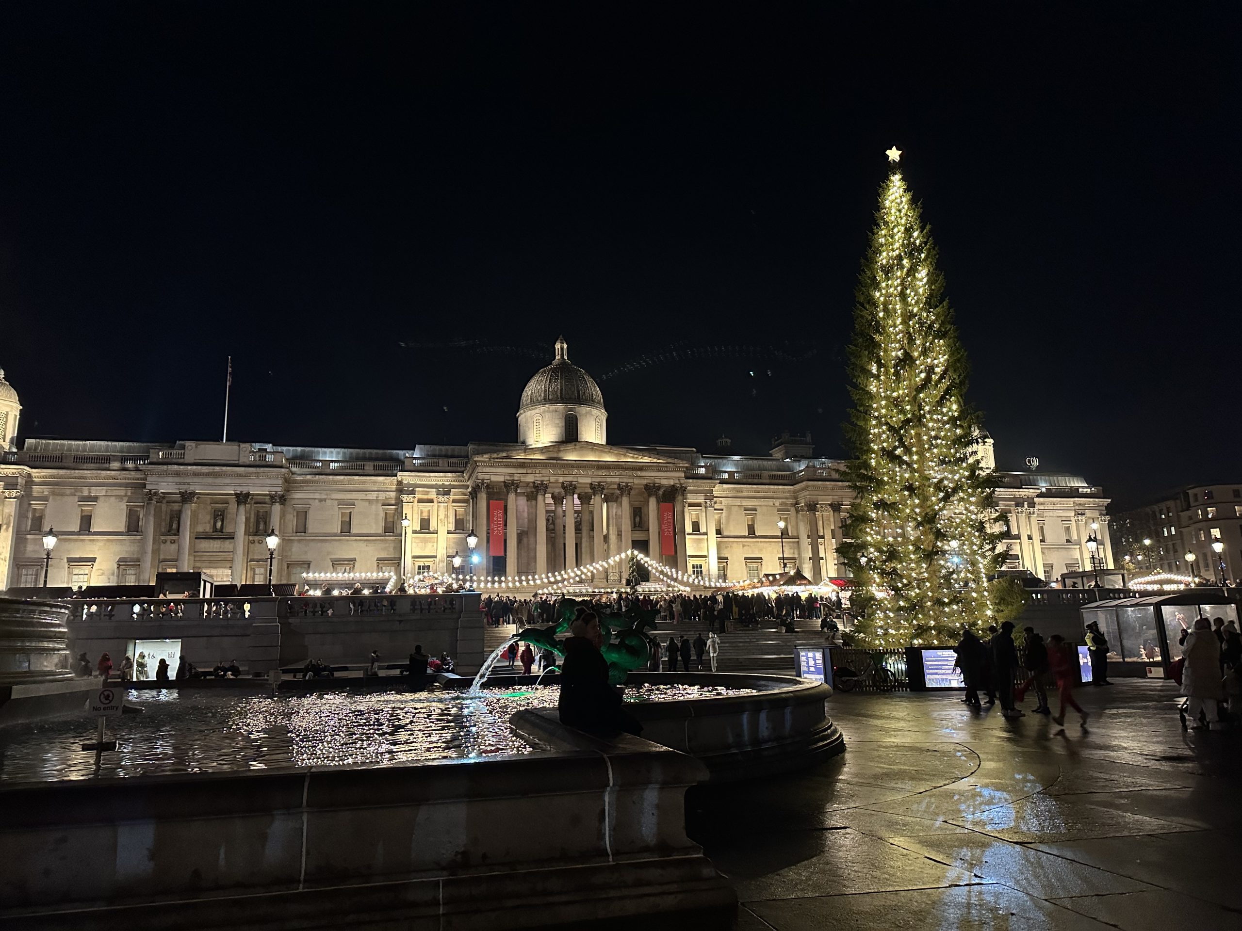 Trafalgar Square y National Gallery en Londres