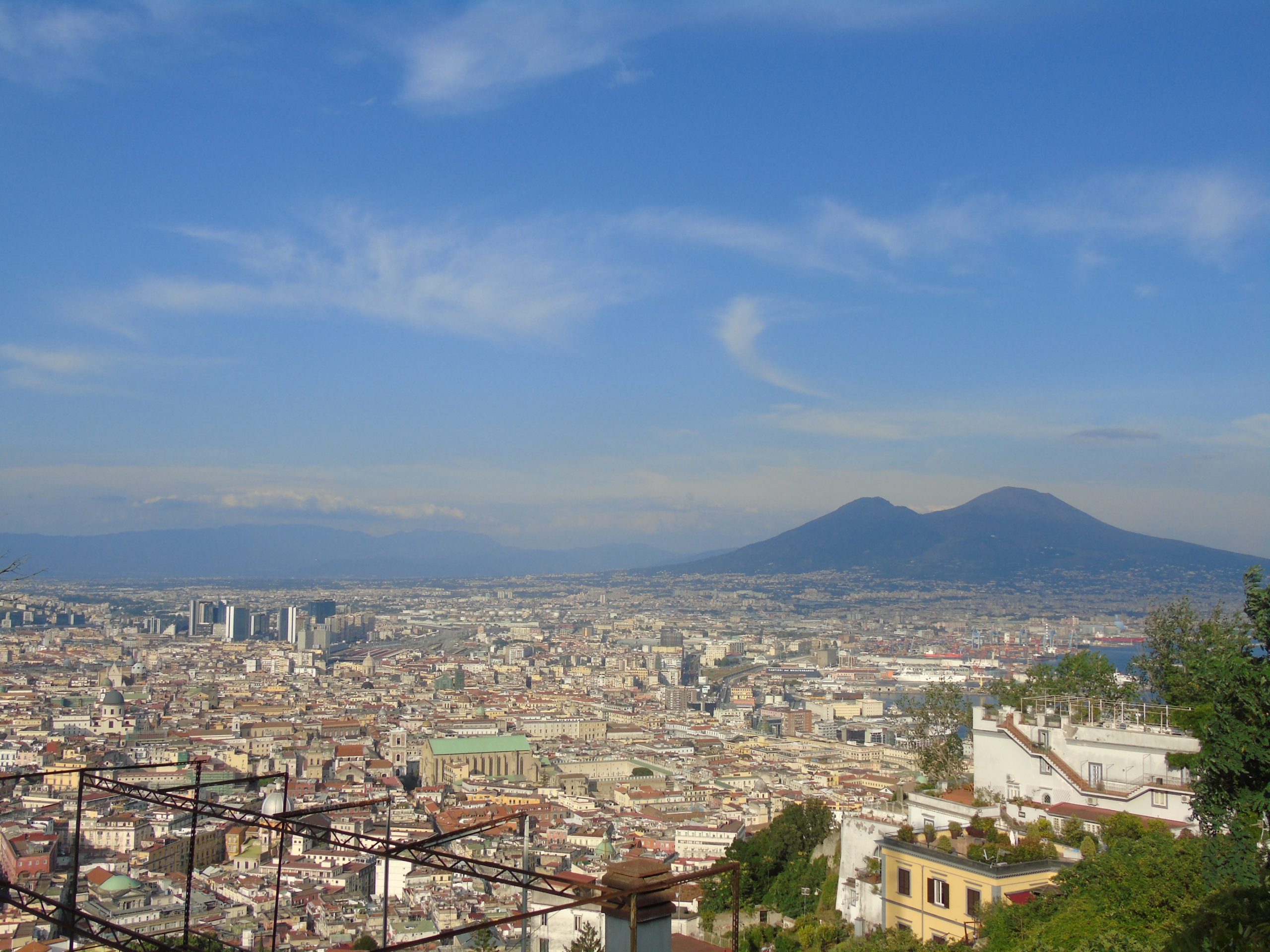 Vistas de Nápoles con el Vesubio