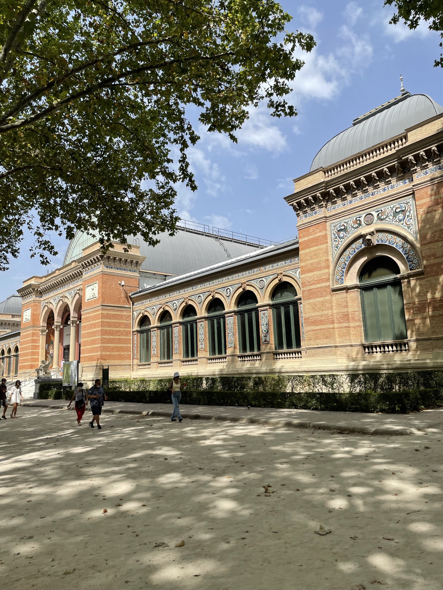 Palacio de Velázquez en el Parque del Retiro de Madrid