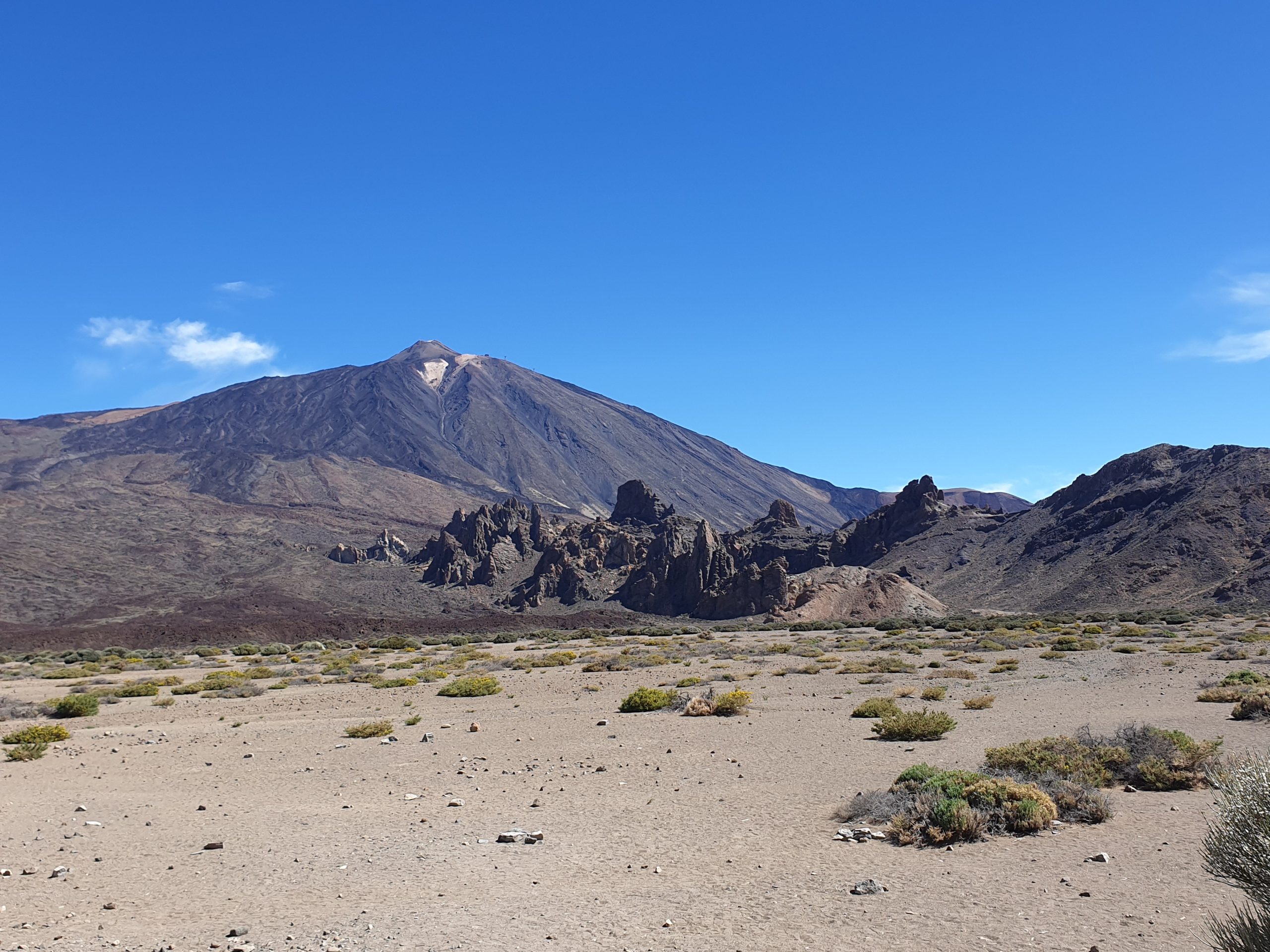 Parque nacional del teide con vistas al Teide en tenerife