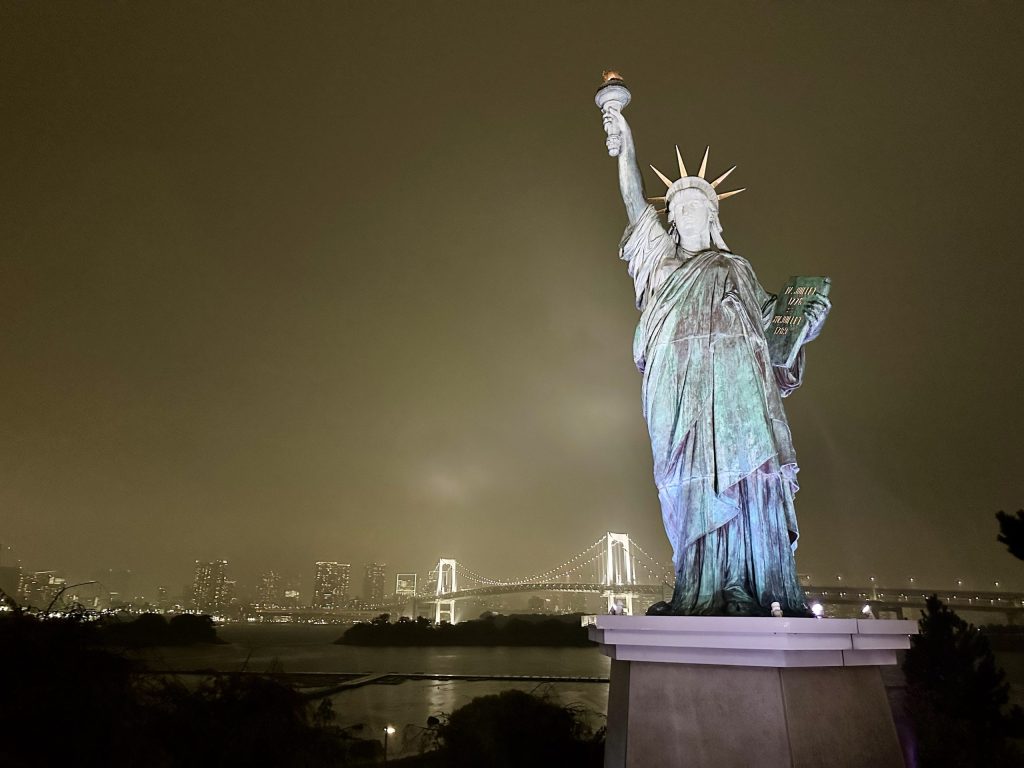 Estatua de la libertad Tokio