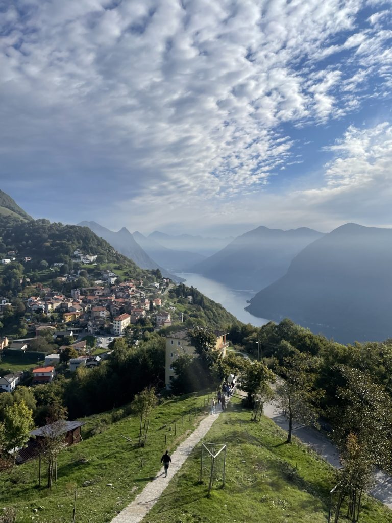 lugano en otoño vista desde monte bre suiza