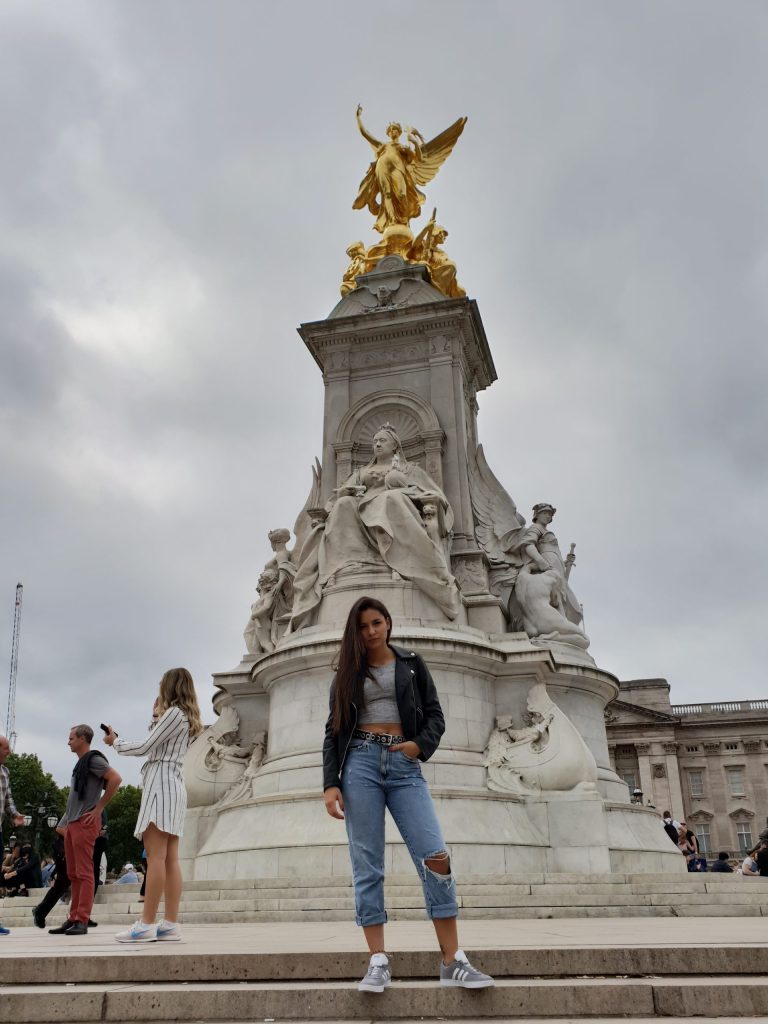 Monumento a la Reina Victoria frente a Buckingham Palace en Londres