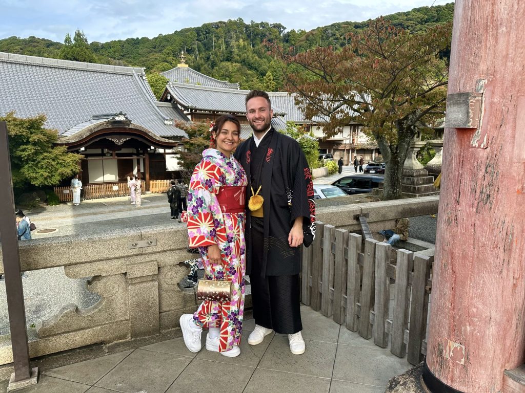 pareja vestidos kimono Kioto Japón