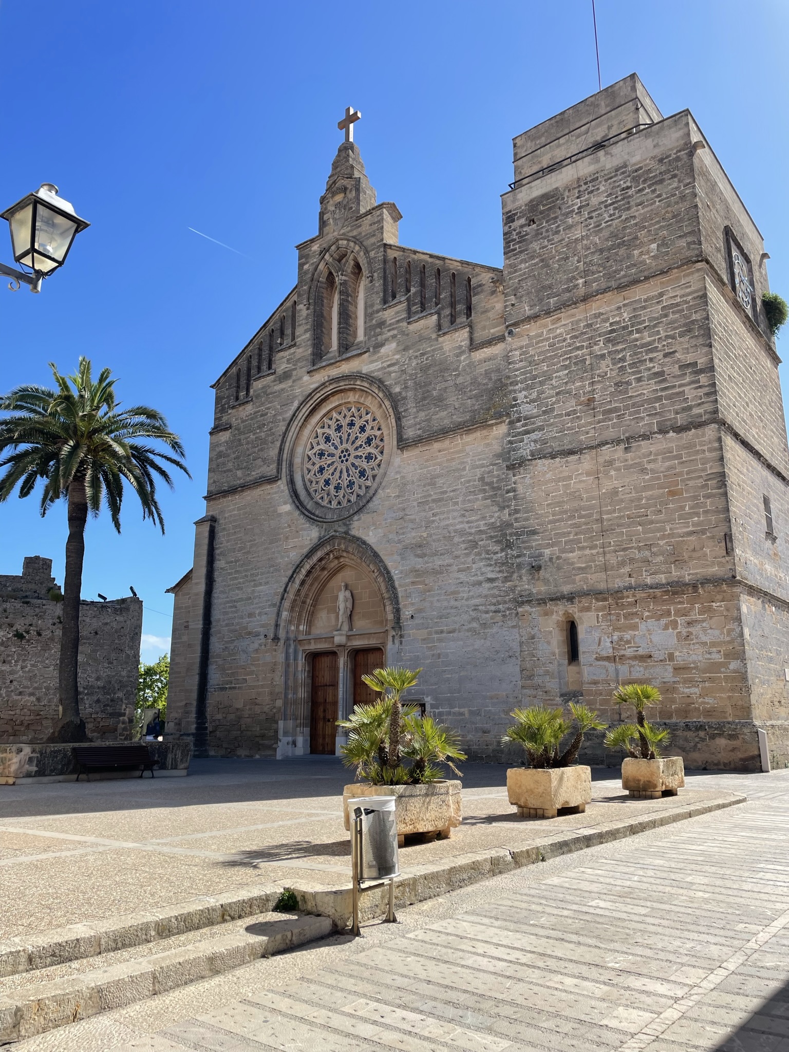 Alcúdia Iglesia de Sant Jaume en el casco histórico en Mallorca