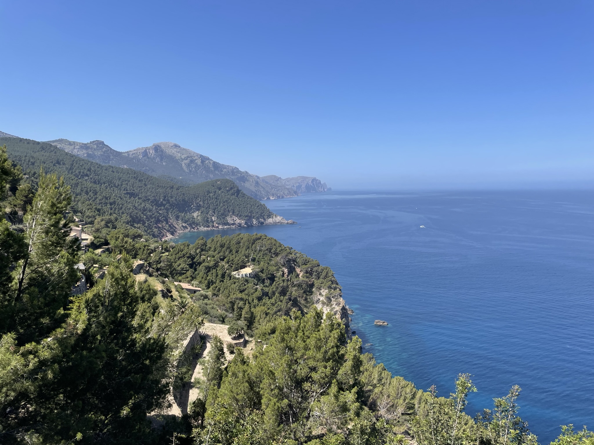 Costa de la Serra de Tramuntana en Mallorca con vistas al mar Mediterráneo