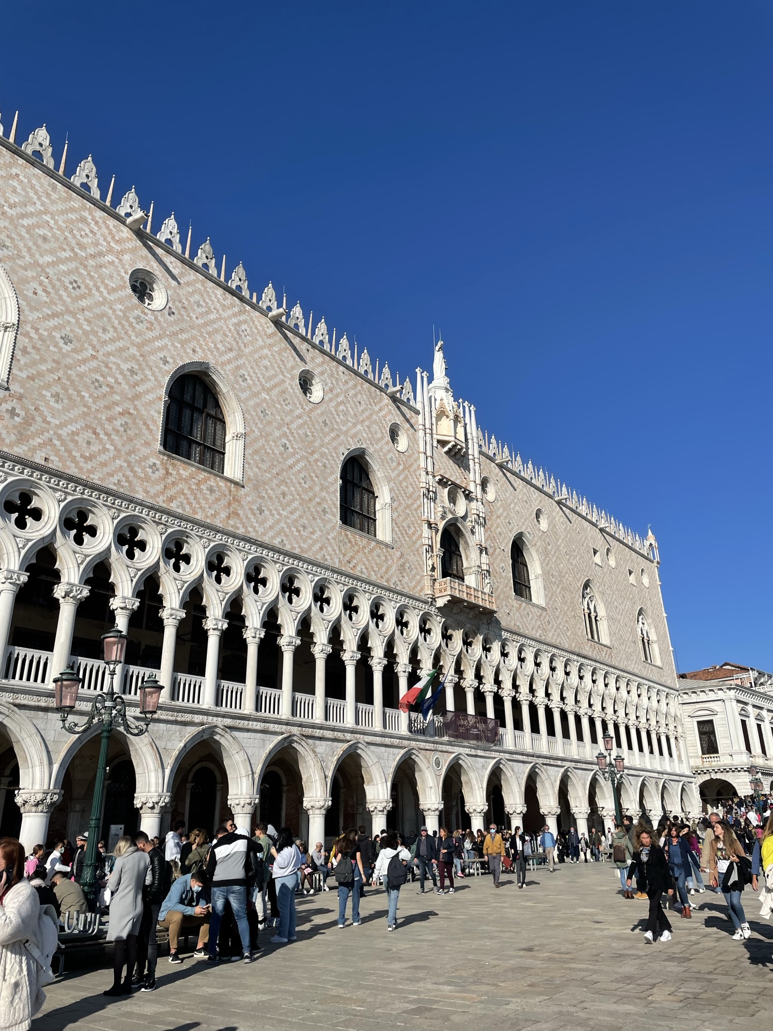 Fachada gótica del Palacio Ducal de Venecia junto a la Plaza de San Marcos.