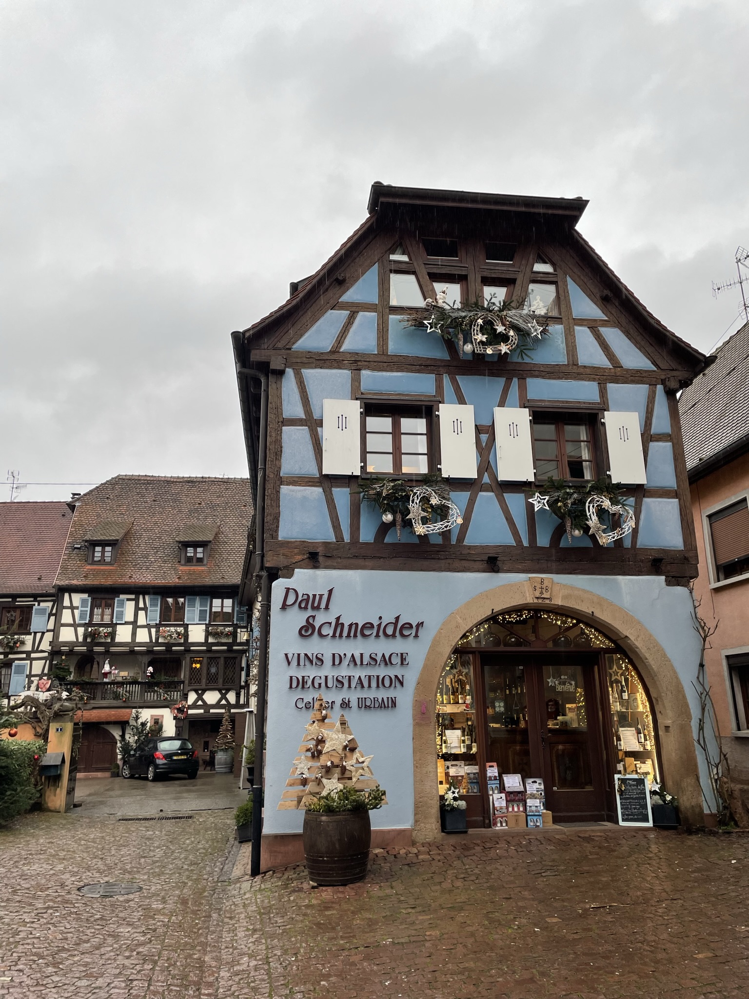 Paul Schneider Vins d’Alsace en Eguisheim, pueblo vinícola de la Alsacia