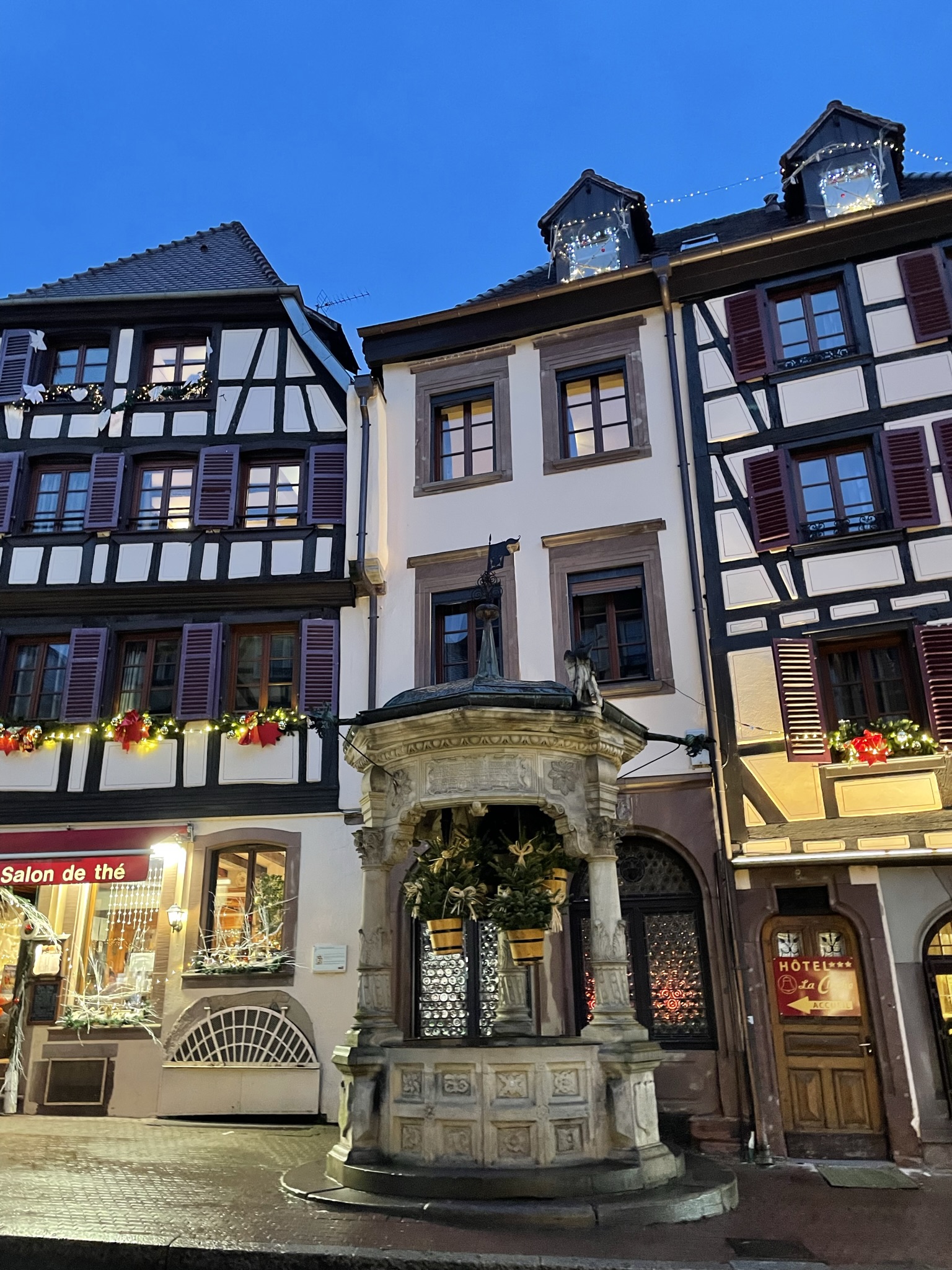 Puits à Six Seaux en Obernai, uno de los rincones más bonitos del centro histórico