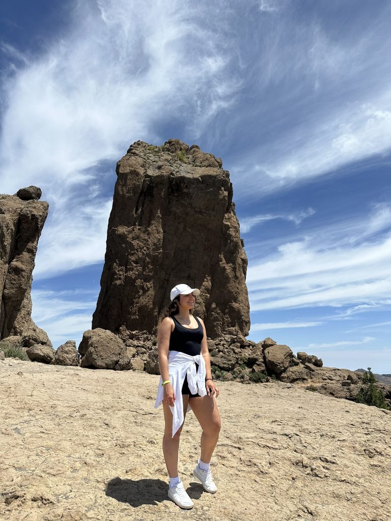 Roque Nublo día soleado en Gran canaria