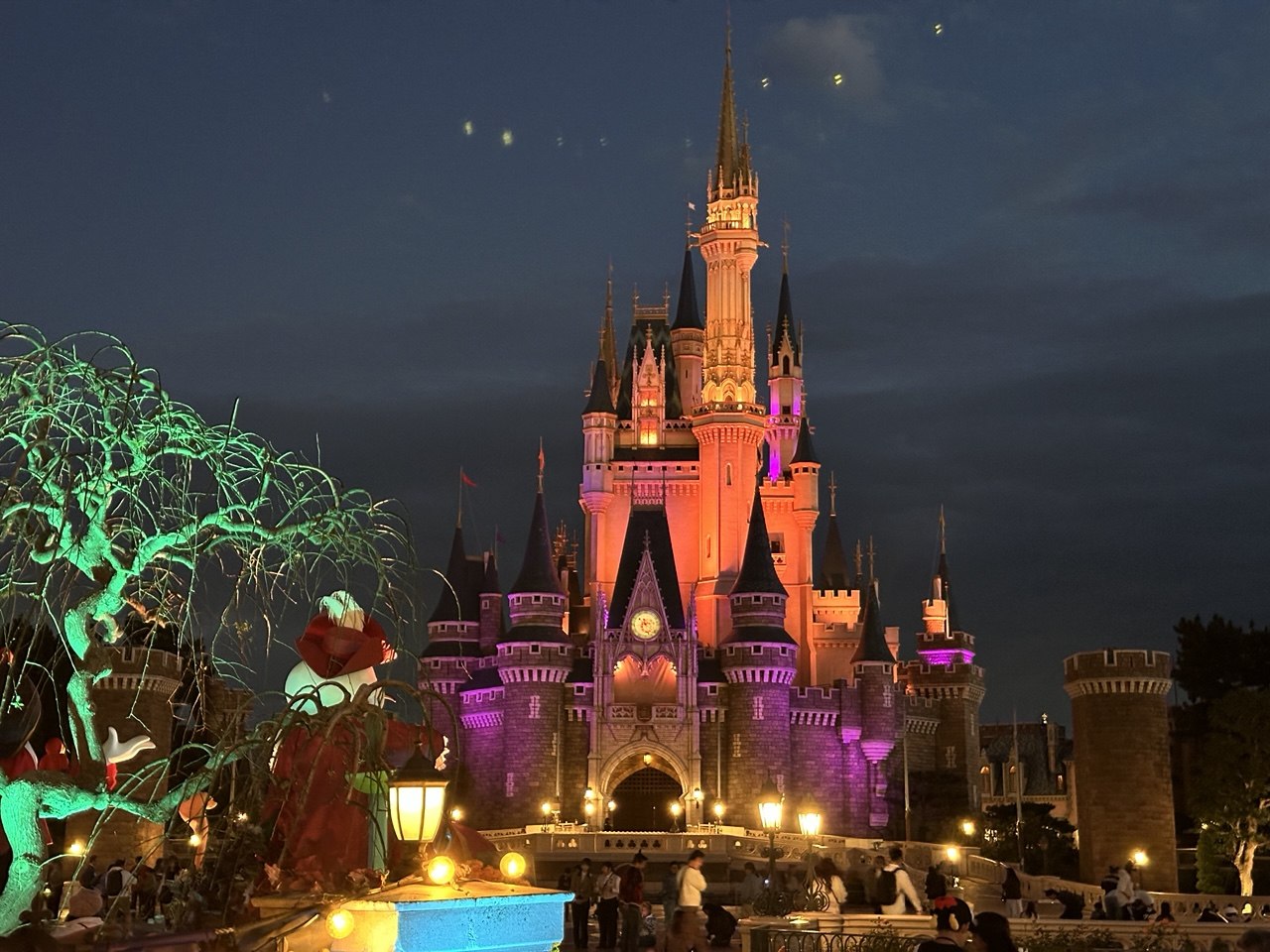 Disneyland Tokio nocturno