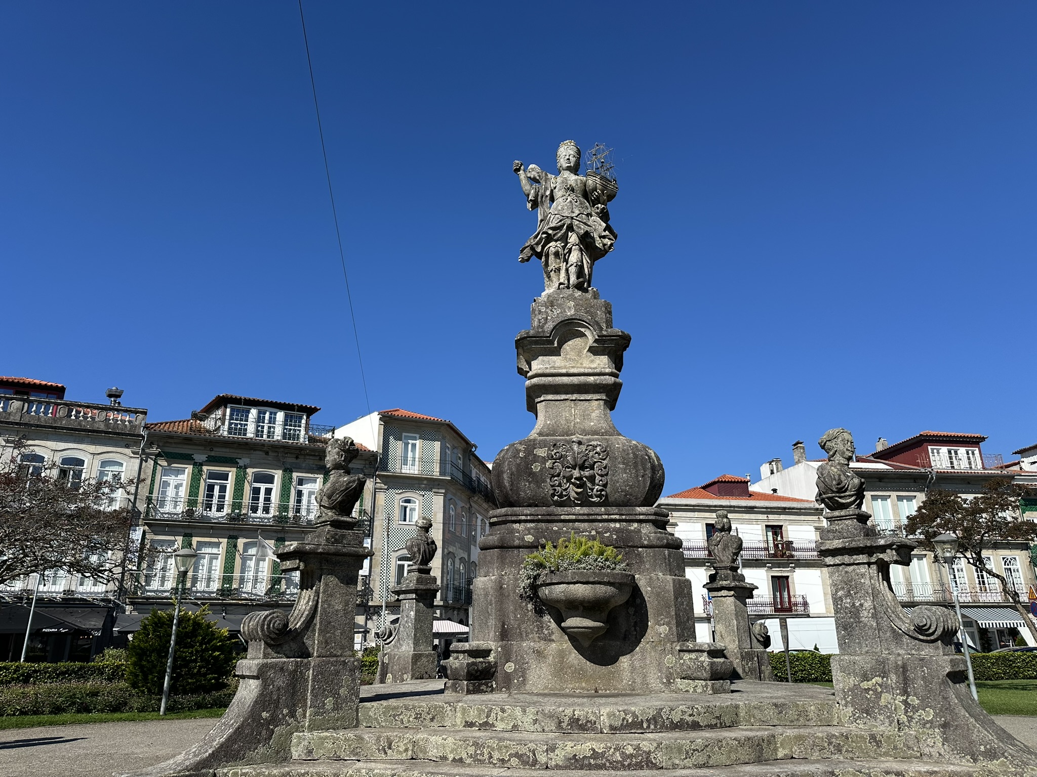 Estatua de Viana en Viana do Castelo